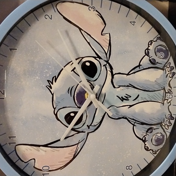 DISNEY STITCH DECORATIVE WALL CLOCK size 10"X10" - Picture 3 of 8